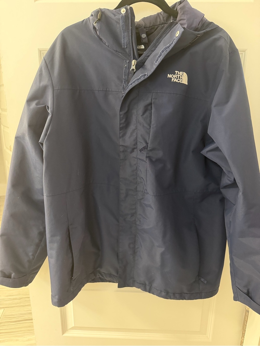 The North Face Men's Large Insulated Hooded Jacket Navy Blue